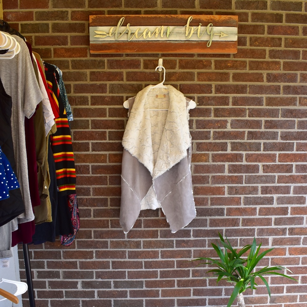 Altar'd State Vest w/ POCKETS!!